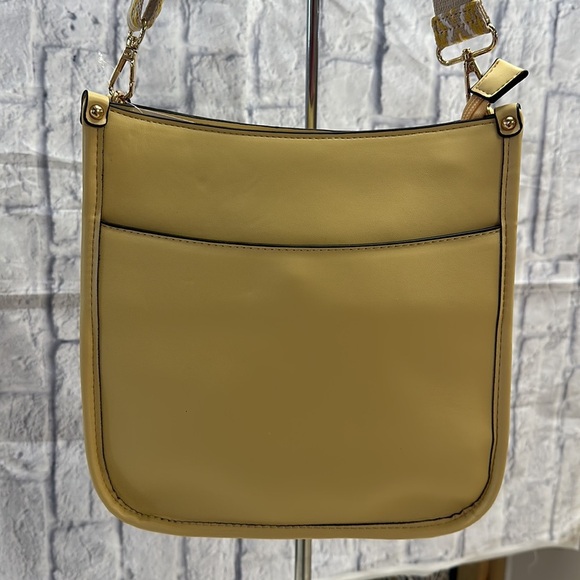 Jen & Co Posie with Guitar Strap Handbag - Picture 2 of 4